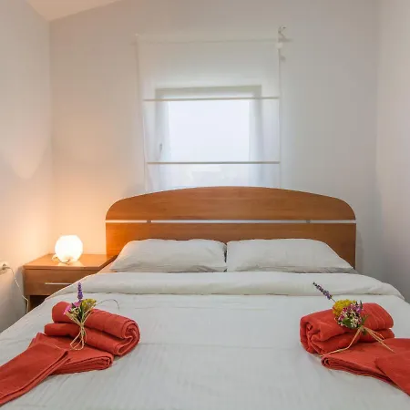 Spacious In With Terrace 펜션